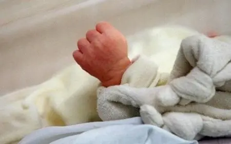استنفار أمني بطنجة عقب العثور على رضيع متخلى عنه بحاوية نفايات