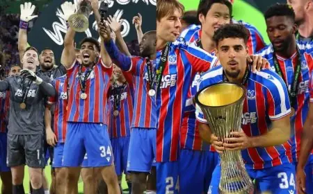 المغربي شادي رياض يتألق مع كريستال بالاس ويتوج معه بلقب المؤتمر الأوروبي