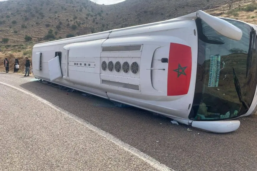 انقلاب حافلة لنقل المسافرين يخلف إصابات متفاوتة الخطورة بين إدوسملال وتافراوت