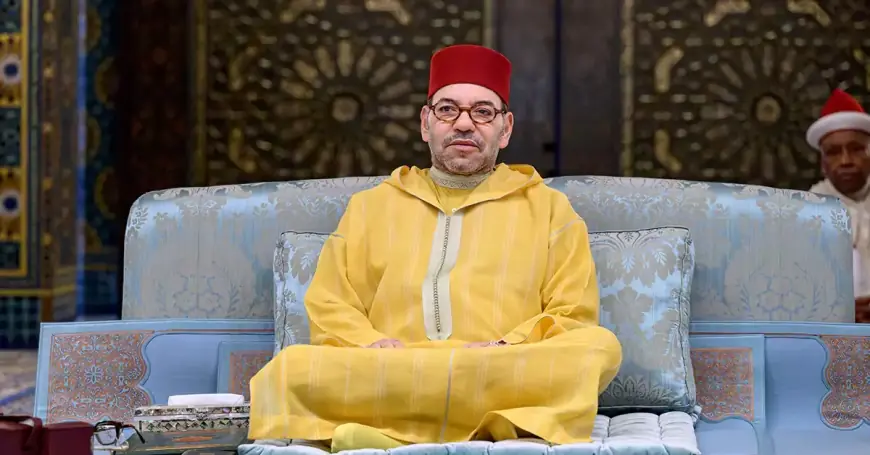 الملك محمد السادس يعزي أفراد أسرة المرحوم علي الفاسي الفهري