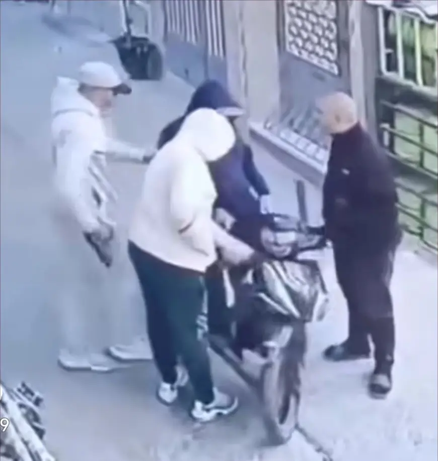 فيديو تعرض شاب للسرقة والعنف في وضح النهار يهز طنجة ويثير غضب مواطنين