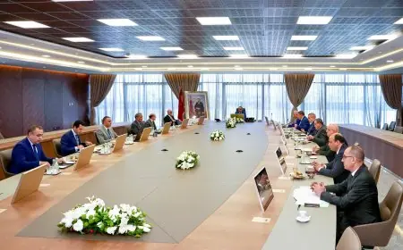 المدير العام للأمن الوطني ولمراقبة التراب الوطني يترأس اجتماعاً استراتيجياً لوضع خارطة طريق جديدة لأمن الملاعب