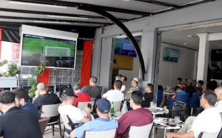 رفع أسعار خدمات المقاهي لمشاهدة مباريات المنتخب المغربي في المونديال يثير غضب مواطنين