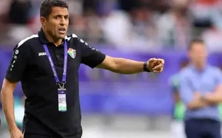 رسميا.. الأهلي المصري يتعاقد مع المدرب المغربي الحسين عموتة