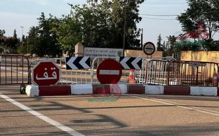 الجزائر تسلم المغرب 34 محتجزا عبر معبر زوج بغال