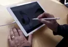 قوانين أوروبية جديدة تدفع آبل لإعادة تصميم قلمها الذكي