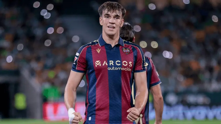 ريال مدريد يعلن تعاقده مع المهاجم الشاب كارلوس إسبي