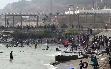 المفوضية الأوروبية تجدد دعمها لإسبانيا وتدعو إلى موقف موحد لمواجهة أزمة سبتة المحتلة