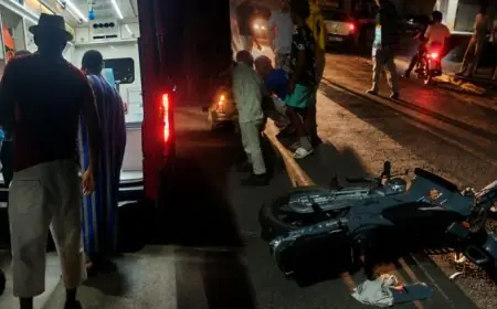 انقلاب دراجة نارية يرسل شابًا في حالة حرجة إلى مستشفى ورزازات