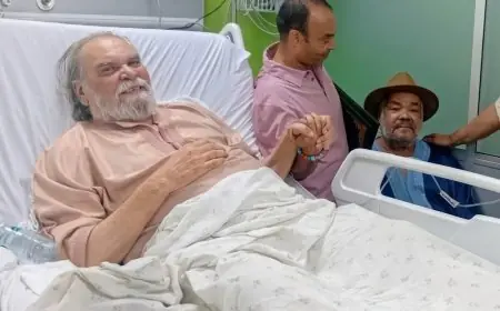 نقل الفنان المغربي محمد مفتاح إلى المستشفى بالدار البيضاء إثر وعكة صحية