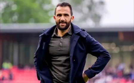 عادل رمزي ضمن طاقم تشافي هيرنانديز مع منتخب هولندا