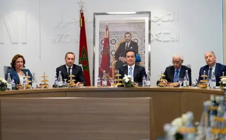 الأحرار يتهم البام باستمالة منتخبيه وبرلمانييه قبيل الانتخابات