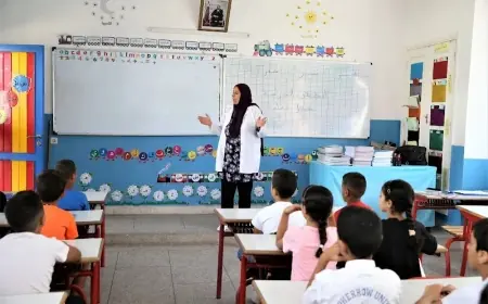 أساتذة الابتدائي يطالبون بجعل السبت عطلة واحترام 18 ساعة من التدريس أسبوعيا