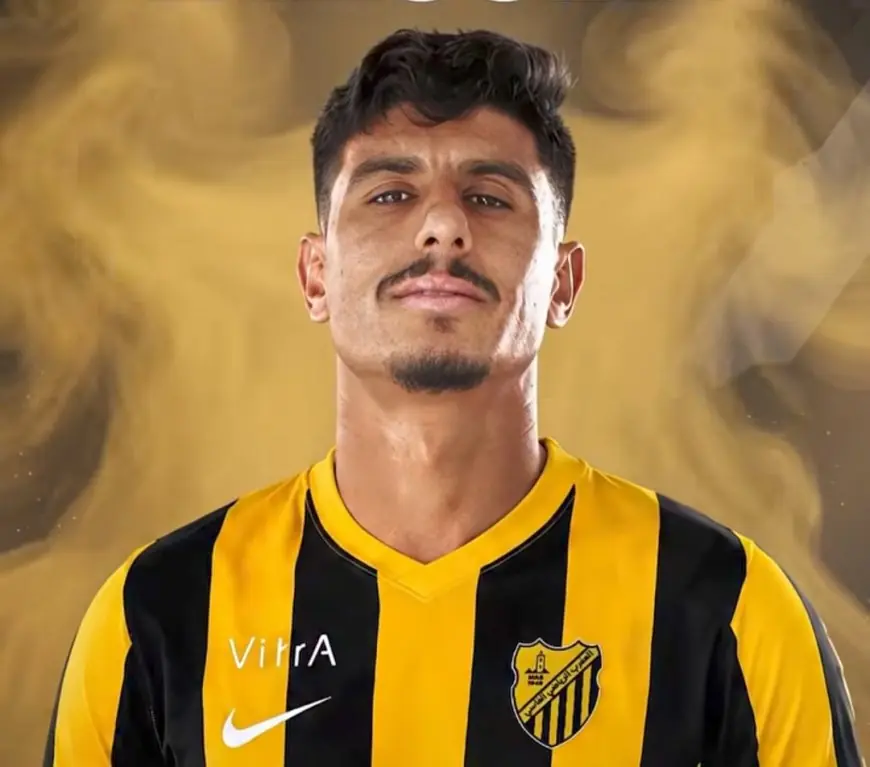 المغرب الفاسي يعلن تعاقده مع اللاعب عبد الله خفيفي