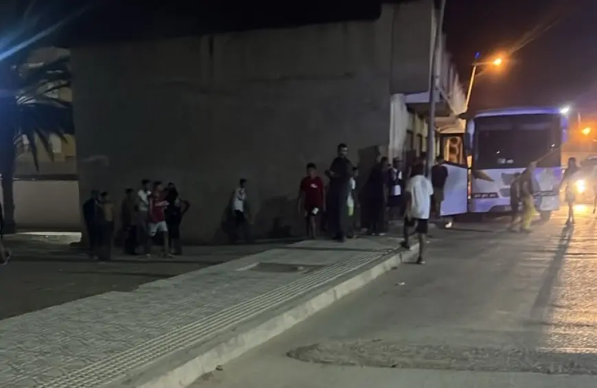 سلطات الناظور ترحل عشرات المهاجرين خارج الإقليم بالحافلات وتحبط محاولات الاقتحام الجماعي لمليلية