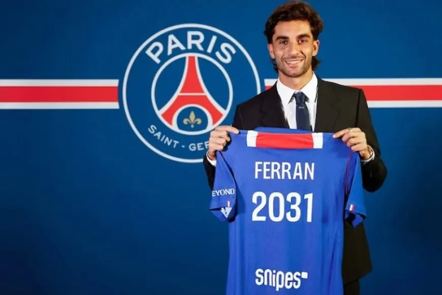 رسميا.. باريس سان جيرمان يضم بطل العالم فيران توريس من برشلونة حتى 2031
