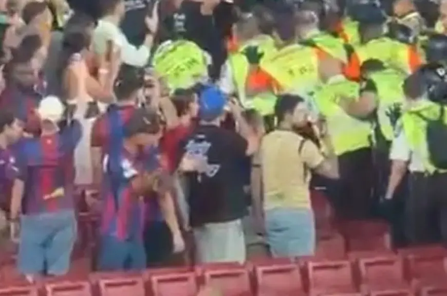 طرد عشرات من جماهير الأهلي من "كامب نو" بعد اشتباكات مع مشجعي برشلونة