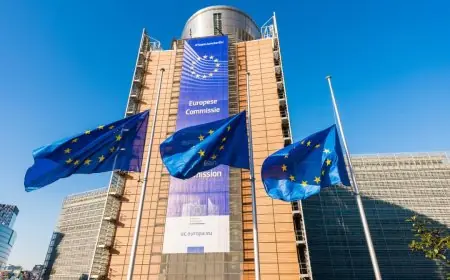 المفوضية الأوروبية تفرض رقابة مشددة على "شات جي بي تي" و"ريديت" و"روبلوكس"