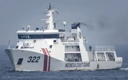 إندونيسيا.. مصرع شخص وإنقاذ 102 راكبا بعد غرق عبارة في بحر جاوة