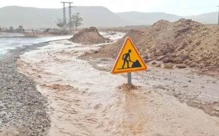 عاصفة رعدية قوية تغمر مركز إزناكن بورزازات وتربك حركة السير