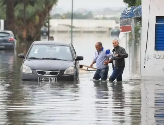 Orages et grêle à Tunis : les écoles fermées et le trafic à l'arrêt
