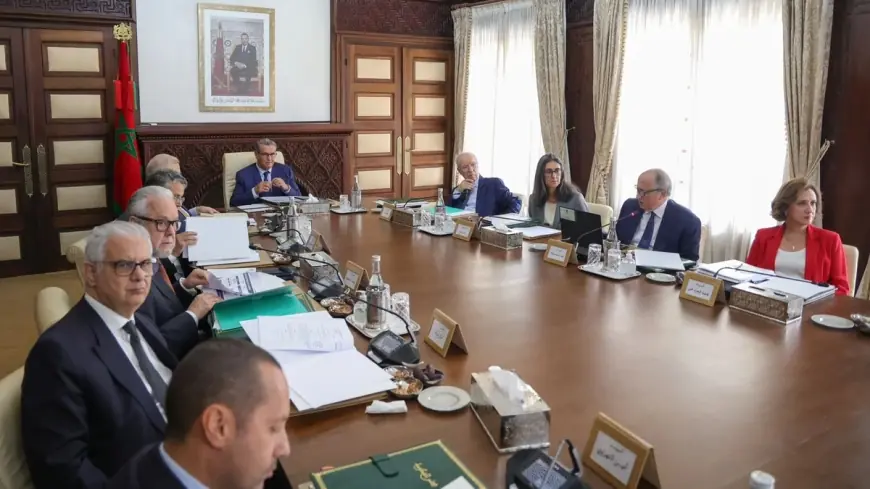 الحكومة تعقد آخر مجلس لها قبل الانتخابات التشريعية لبحث دعم السكن وإحداث منطقة جديدة للتسريع الصناعي