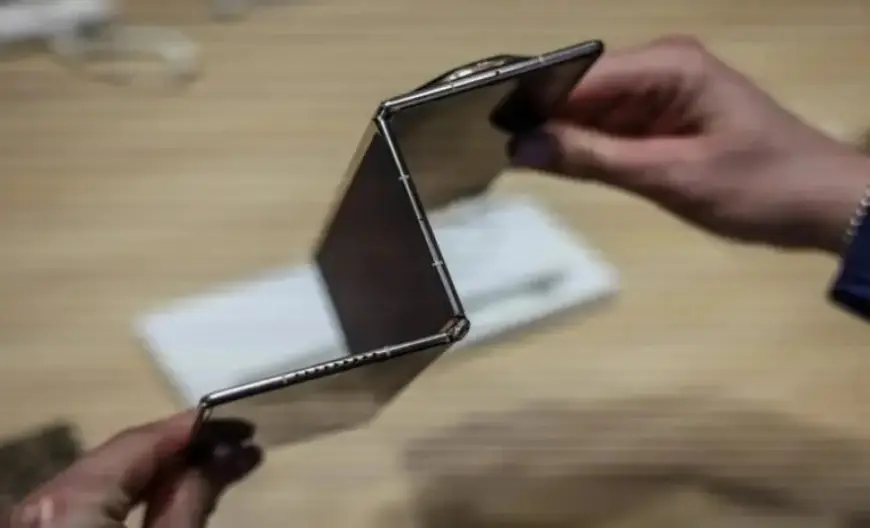 أبل تستعد للكشف عن هاتف iPhone Ultra القابل للطي في 9 شتنبر