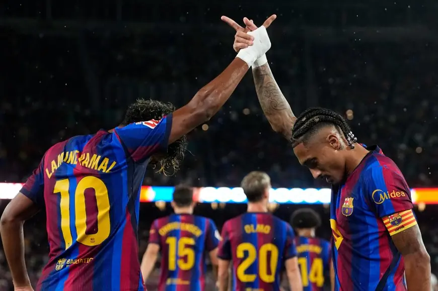 برشلونة يقسو على راسينغ سانتاندير بسباعية ويواصل صدارة الدوري الإسباني