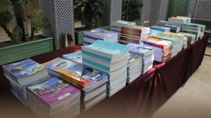 وزارة التربية الوطنية تطبع 100 ألف نسخة إضافية من كتب "مؤسسات الريادة" لتدارك النقص