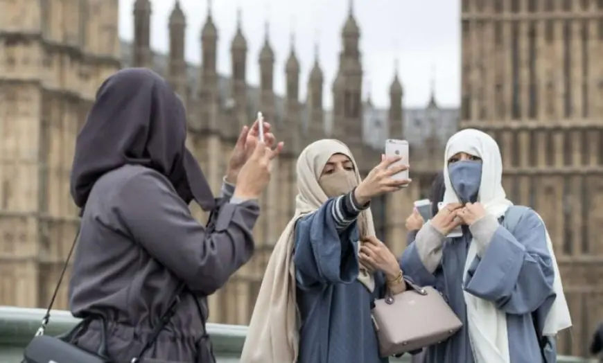 إيطاليا تمنع النقاب في المدارس